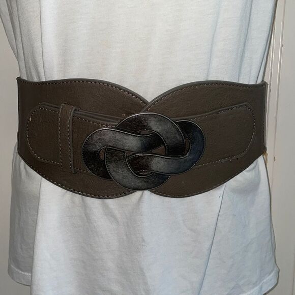 Gray/taupe wide elastic & polyurethane belt with pewter silver buckle - Picture 1 of 8